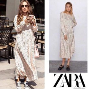 NWT Zara cream color wrinkle look dress